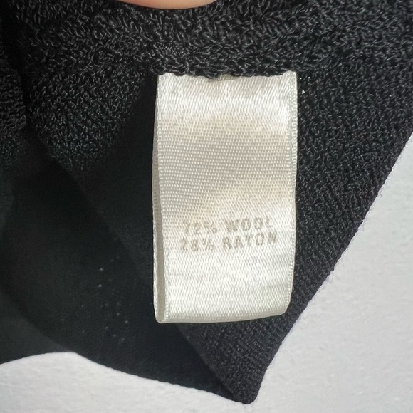 St. John Black and Cream Tank Top - Picture 6 of 7